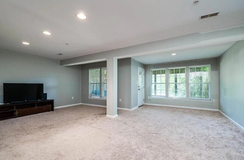 Building Photo - 62 Brookview Ln