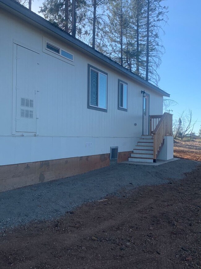 Building Photo - Magalia Home for rent, 3bed 2bath, enclose...