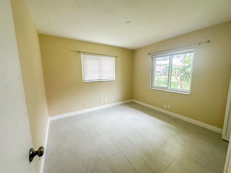 Building Photo - 1386 Fulmar Dr