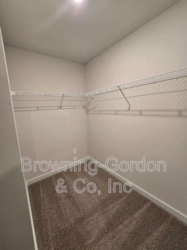 Building Photo - 4248 Skyridge Dr