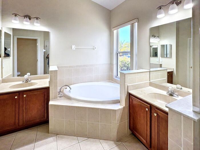 Building Photo - 10864 Cory Lake Dr