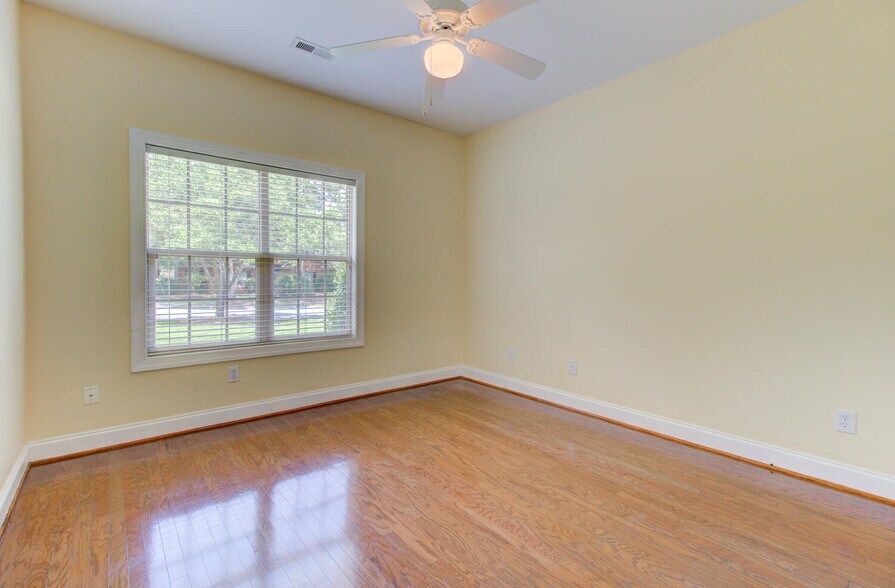 Building Photo - 4806 Alida Pl