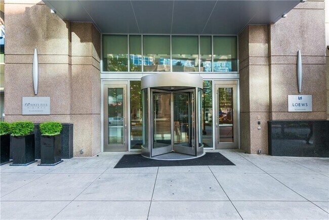 Building Photo - 1065 Peachtree St NE