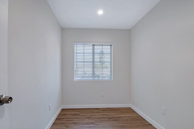 Building Photo - 20520 Mandell St