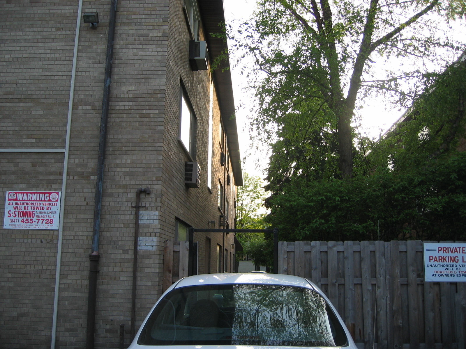 Parking - 222 S Oak Park Ave