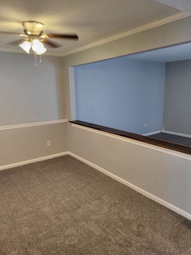 Building Photo - THALIA WAYSIDE TOWNHOMES