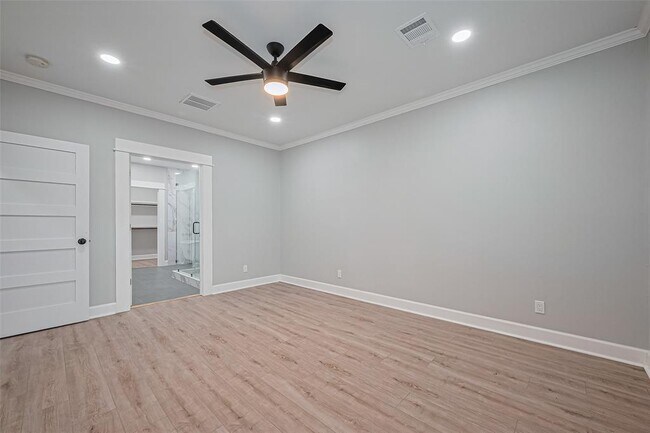 Building Photo - 1205 E 27th St