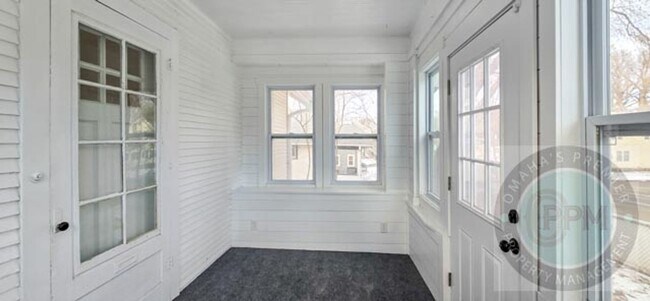 Building Photo - A "Must See" 2bd/1ba Beautiful home!