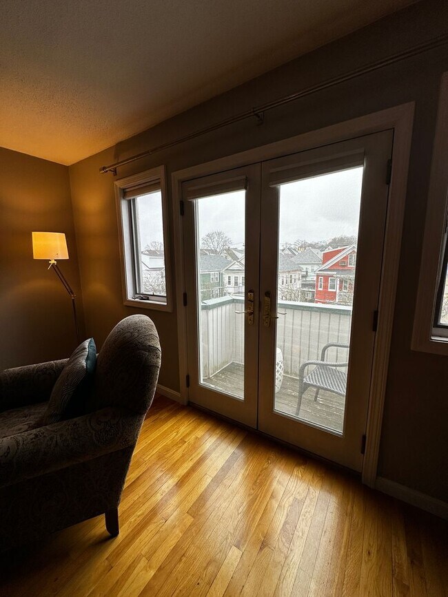 Building Photo - No Brokers Fee!! Spacious 2-Bed, 2-Bath Condo with 2 Parking Spots in Medford