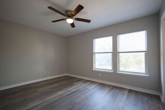 Building Photo - 9519 Braun Square