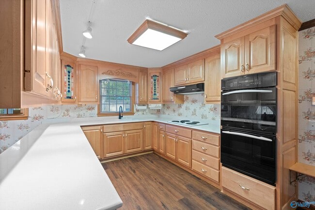Building Photo - 12017 Camelot Dr SE