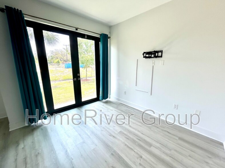 Building Photo - 8707 Palm Ranches Pl