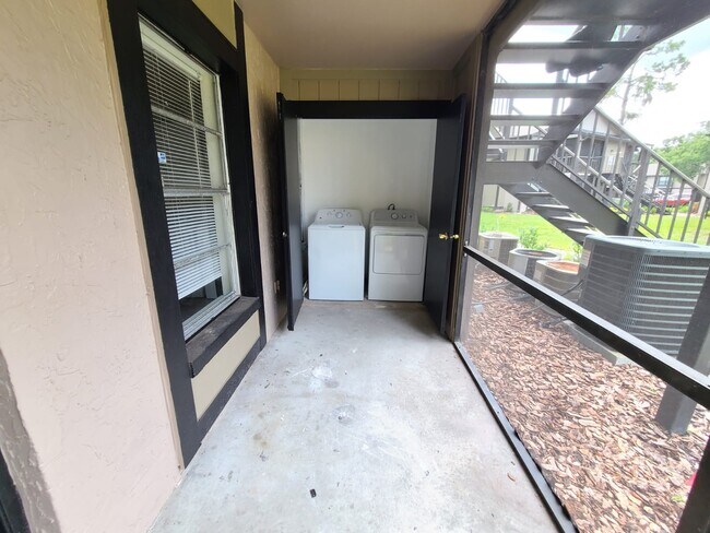 Building Photo - 4034 Dream Oak Pl