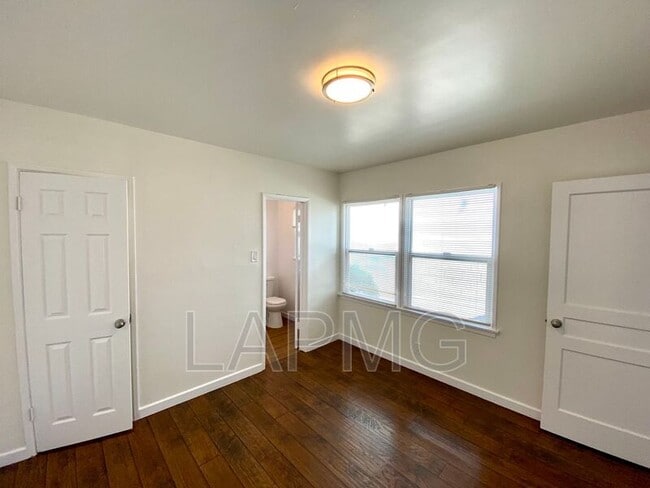 Building Photo - 2312 Ocean Park Blvd