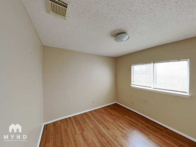 Building Photo - 21638 Longwood