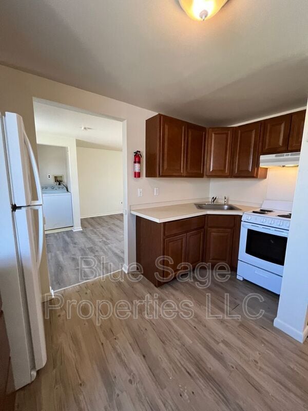 Building Photo - 1010 Yates Ave