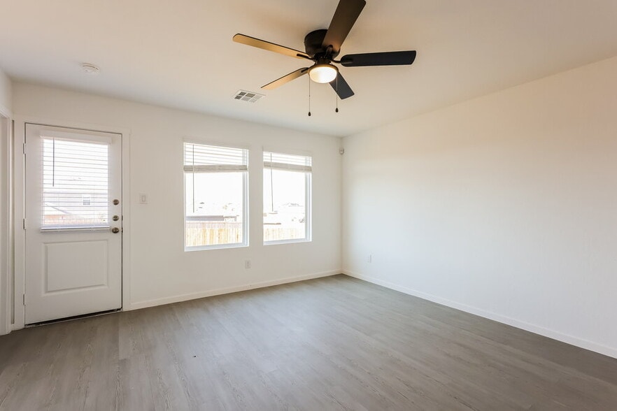 Building Photo - 536 Roquefort St