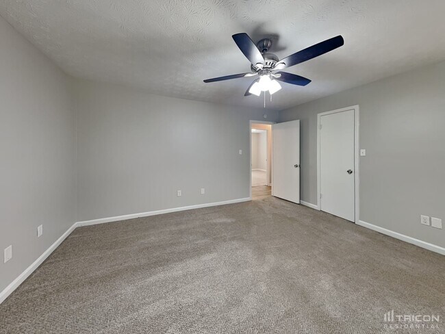 Building Photo - 40 Rosebud Ln