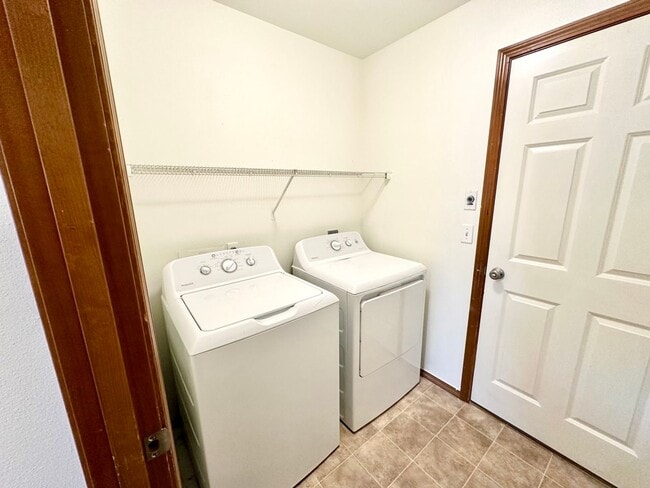 Building Photo - Charming 4-Bedroom Home with Large Fenced Yard and Modern Updates in Ellensburg