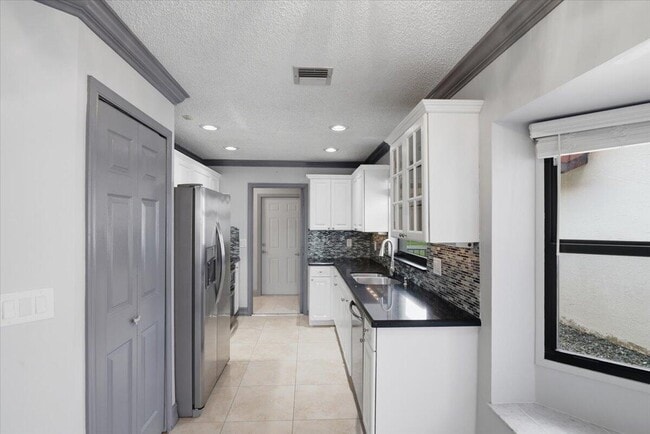 Building Photo - 21583 Villa Nova Dr