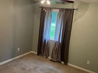 Building Photo - 6067 Shadowbrook Dr