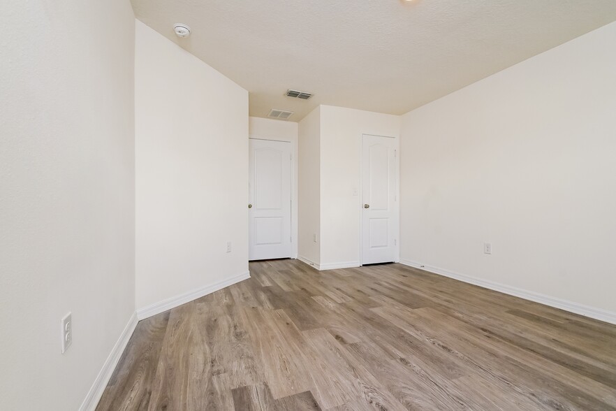 Building Photo - 5367 Companion Ln