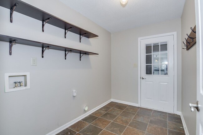 Building Photo - 321 Timberidge Dr