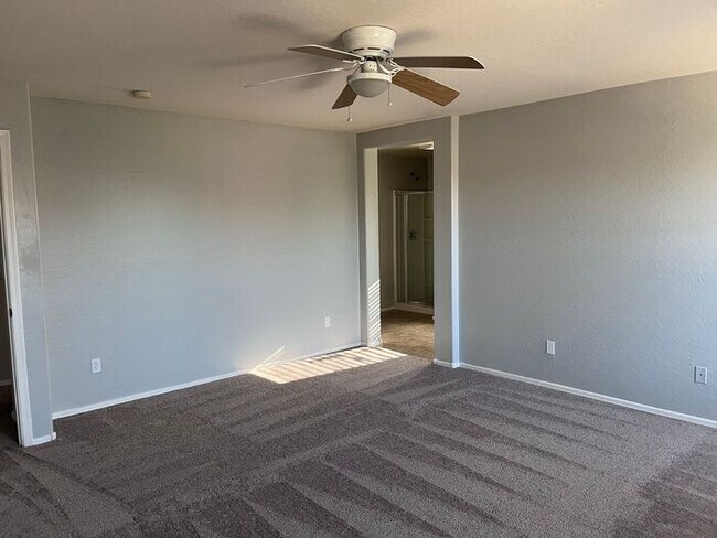 Building Photo - 5 bed 3 bath 3 car garage in San Tan Valley
