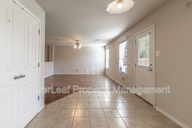 Building Photo - 104 Rattlesnake Way