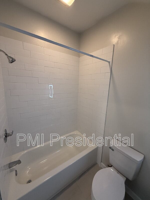 Building Photo - 1812 3rd Ave
