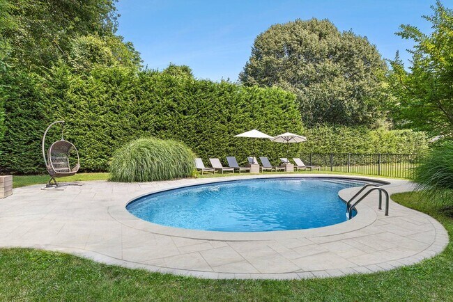 Building Photo - 50 Narrow Ln