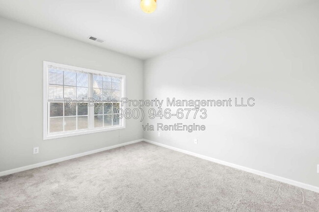 Building Photo - 1520 Tranquility Ave NW