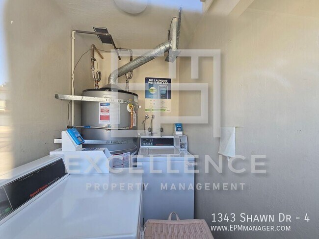 Building Photo - 1343 Shawn Dr