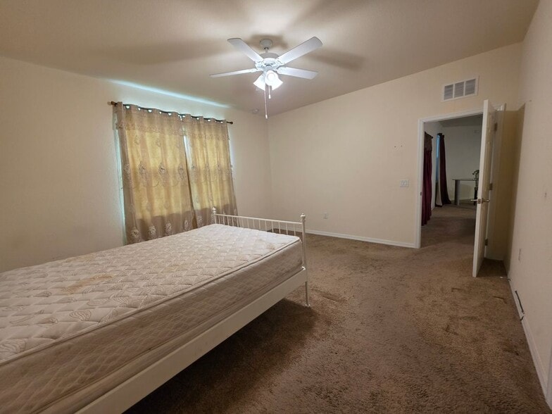 Building Photo - 6004 Pecan Cir