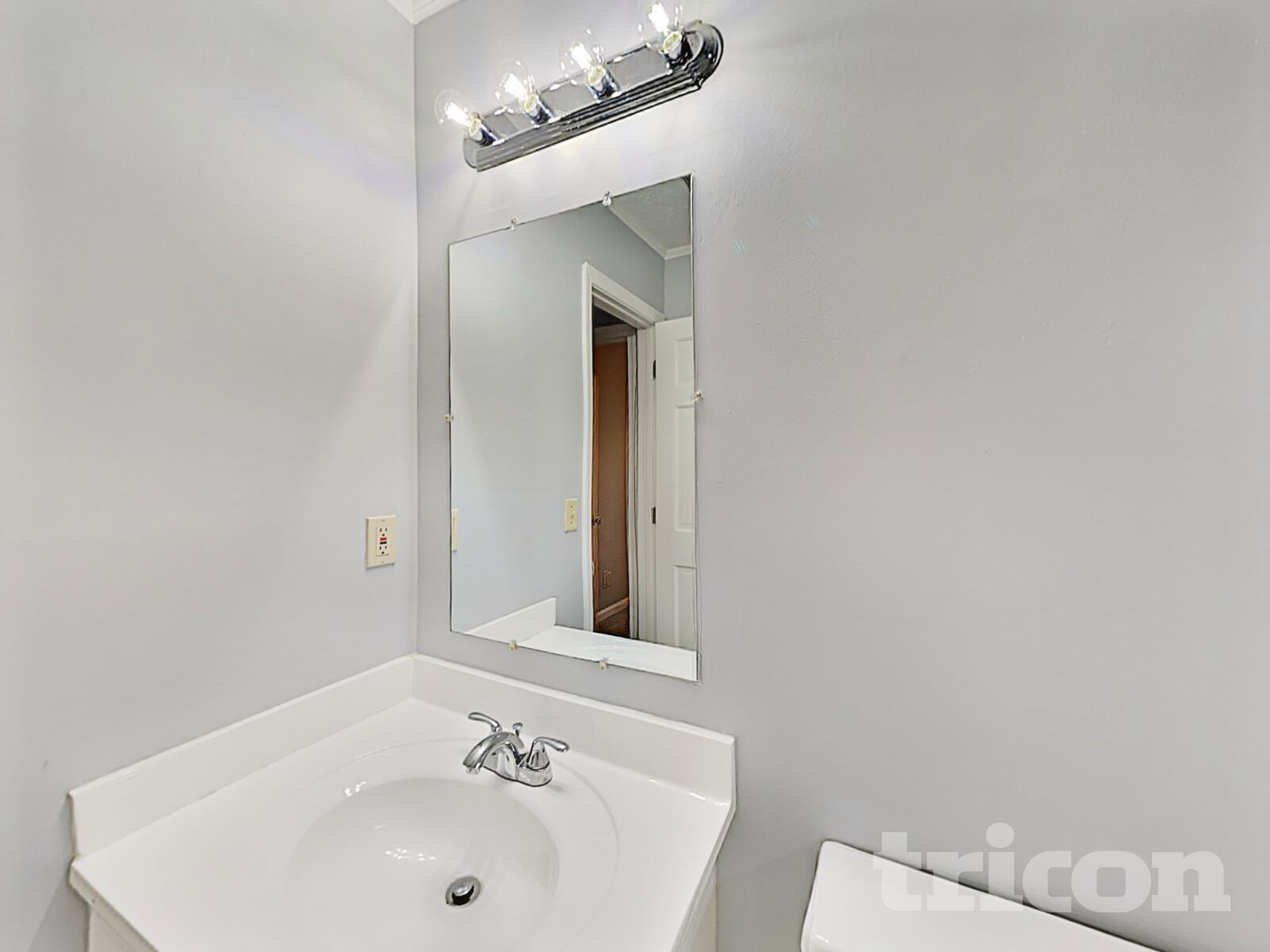 Building Photo - 215 Comstock Ct