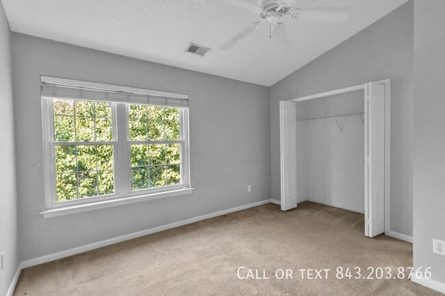 Building Photo - 8100 Shadow Oak Dr