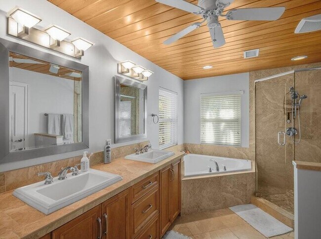 Building Photo - 1050 Gulfstream Way