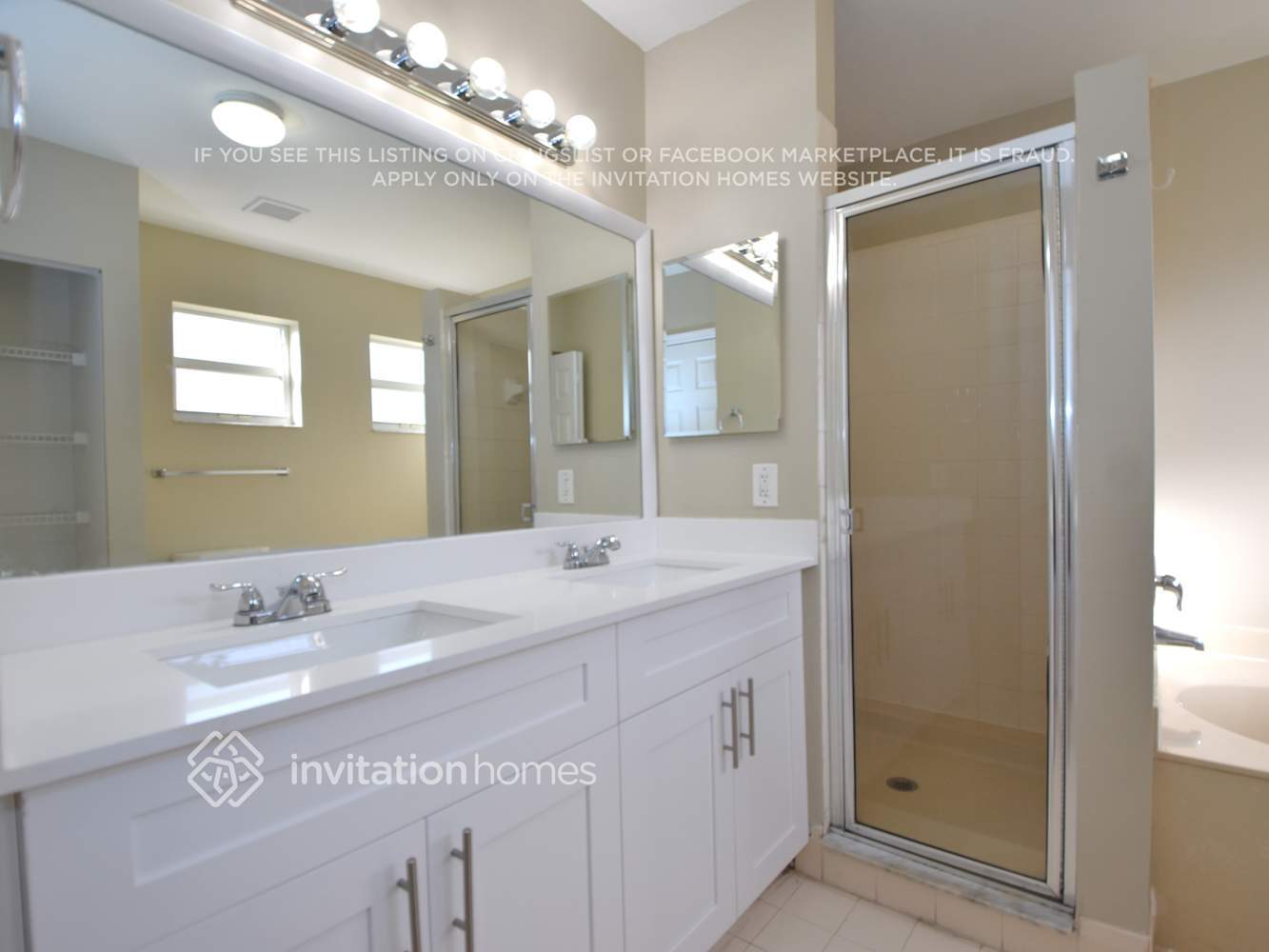 Building Photo - 1359 SW 105th Ave