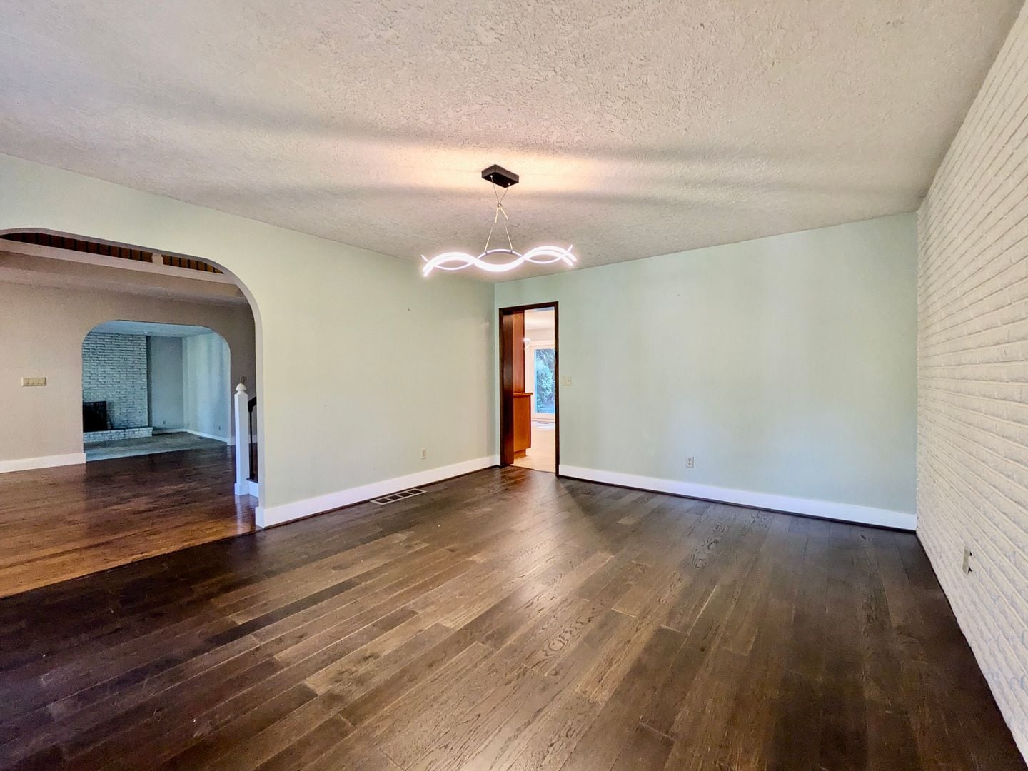 Building Photo - 18132 Westview Dr