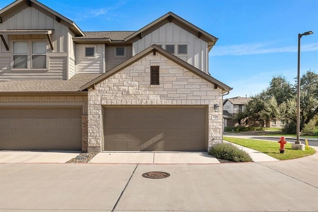 Building Photo - 2500 FOREST CREEK Dr