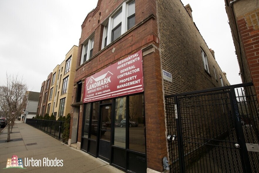 Building Photo - 3649 W Montrose Ave