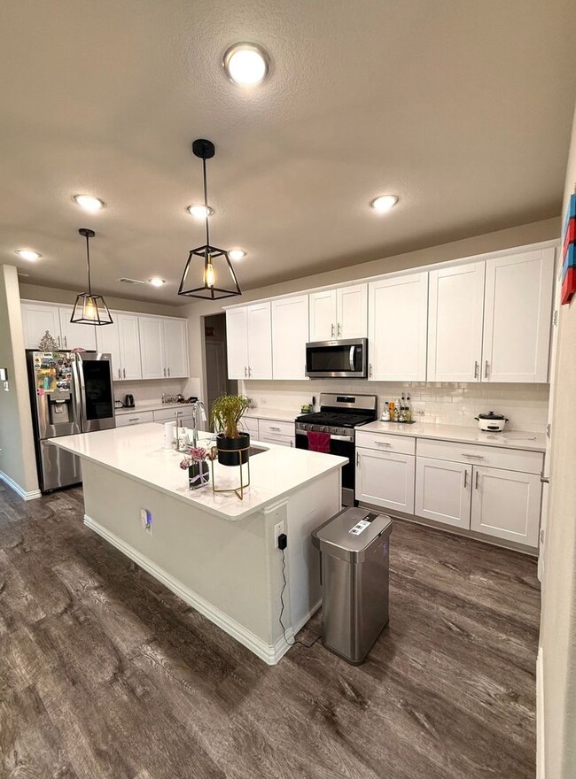 Building Photo - Spacious 4BR4B with Flex Room & OverSized Patio in Aubrey ArrowBrooke