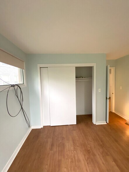 Building Photo - 82 Bergen Ave