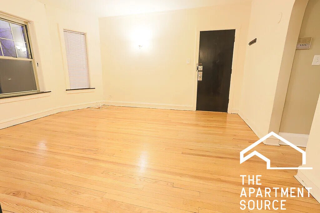 Building Photo - 4903 N Hoyne Ave