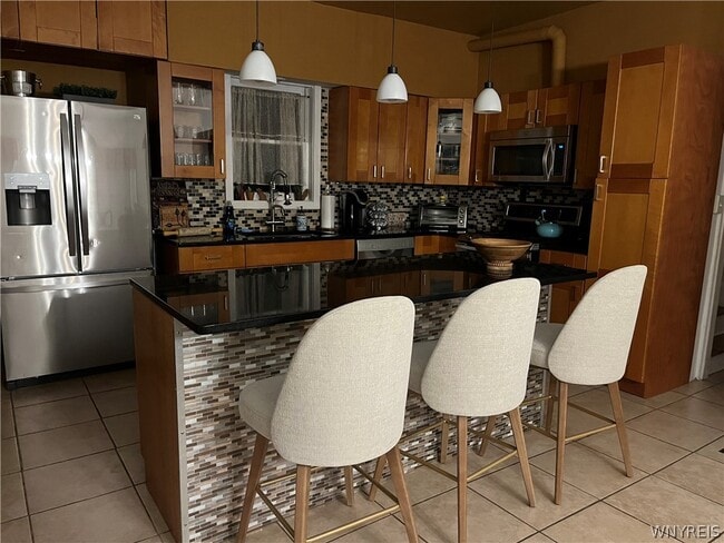 Building Photo - 836 Richmond Ave