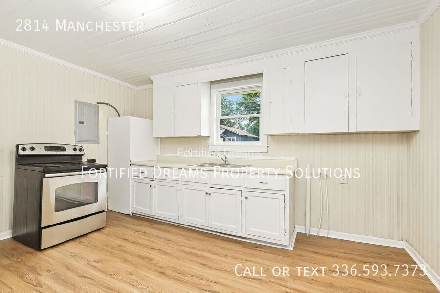 Building Photo - 2814 Manchester-
