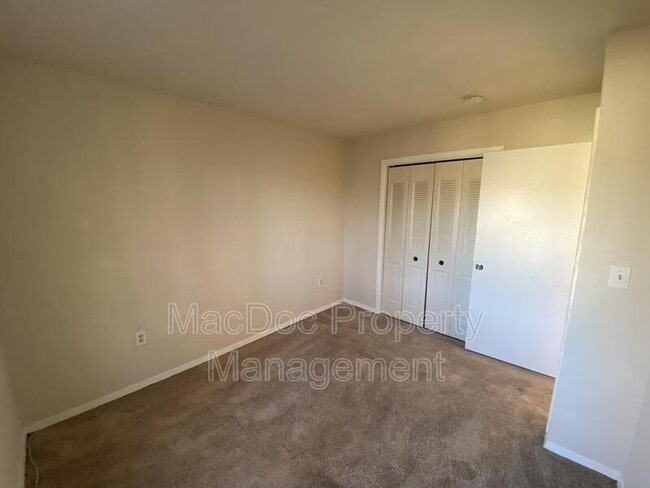 Building Photo - 729 Bellows Ave