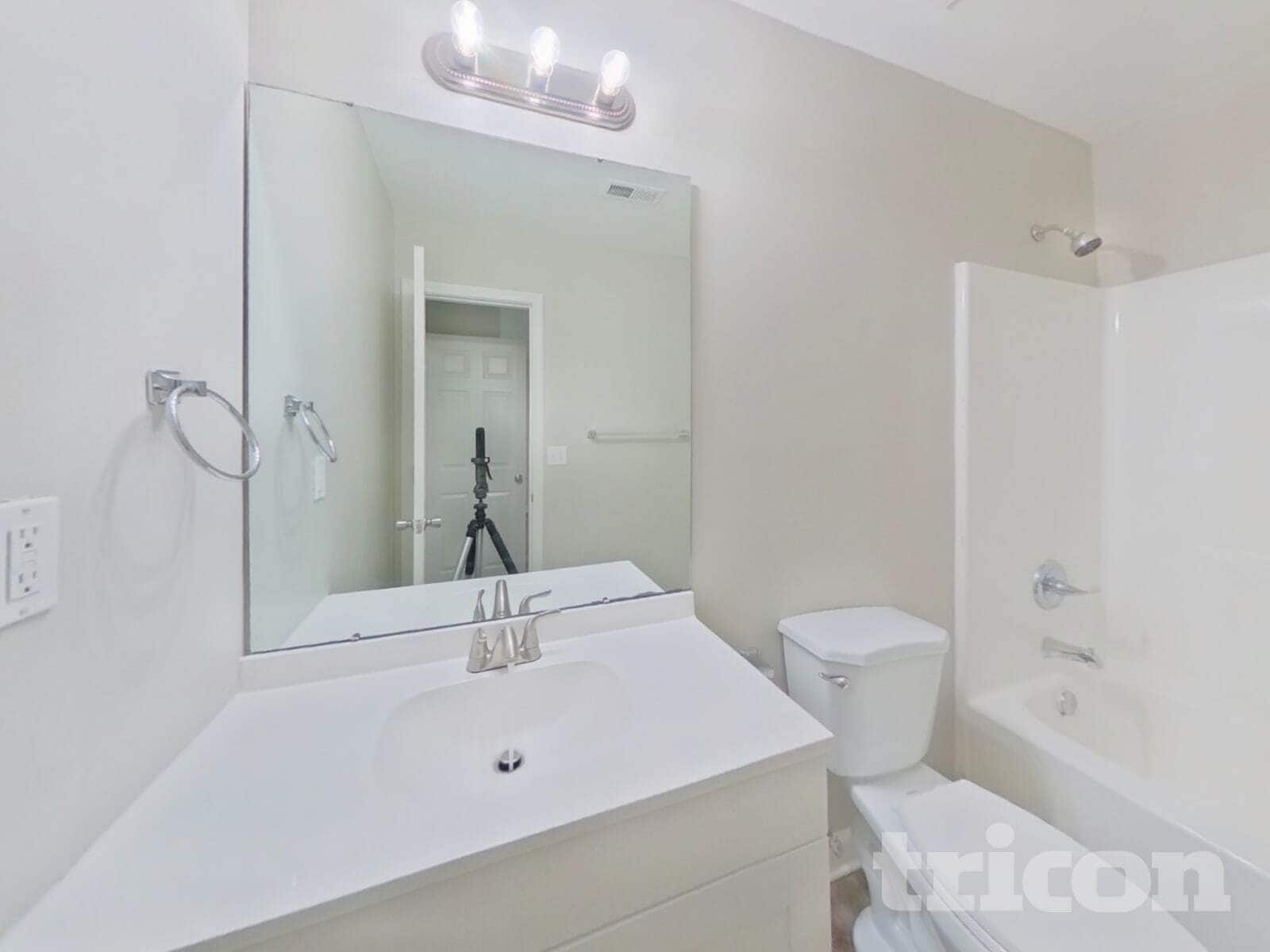 Building Photo - 1711 Southwind Dr