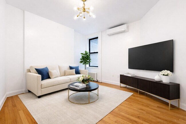 Building Photo - 29 W 12th St