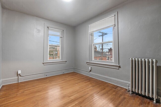 Building Photo - 512 S Millvale Ave